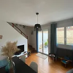 Petite Maison De 费康